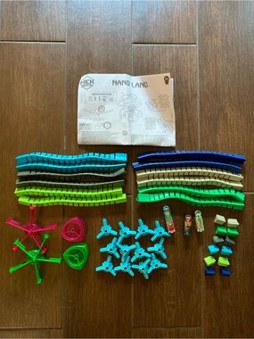 HEX Bots Nano Land Playset W/ 3 Nano Bots, 40+ Pieces Complete